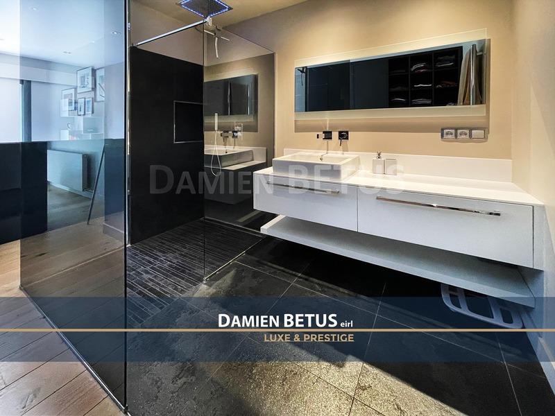 Maison - 264 m² - 7 pièces