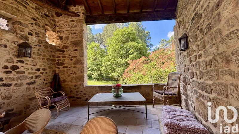 Maison - 404 m² - 12 pièces