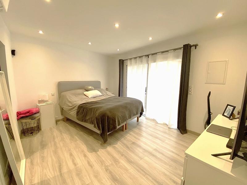 Maison - 211 m² - 8 pièces