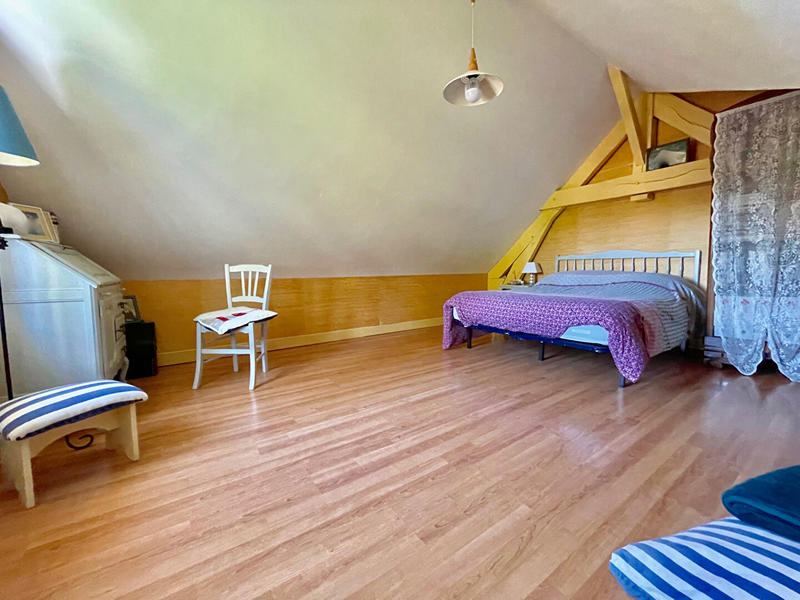 Maison - 213 m² - 8 pièces