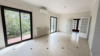 Maison traditionnelle - 137 m² - 5 pièces