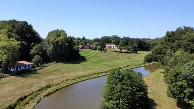 Maison contemporaine - 330 m² - 7 pièces