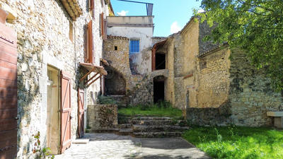 Maison - 437 m² - 12 pièces