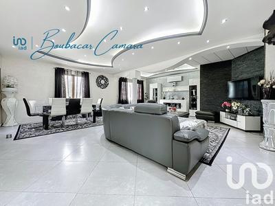 Maison - 203 m² - 8 pièces