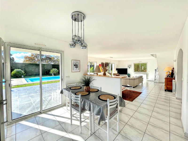 Maison - 167 m² - 6 pièces