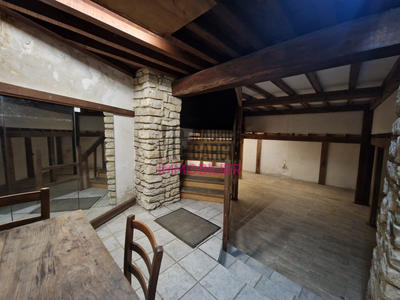 Maison - 454 m² - 9 pièces