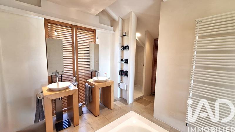 Maison - 271 m² - 9 pièces