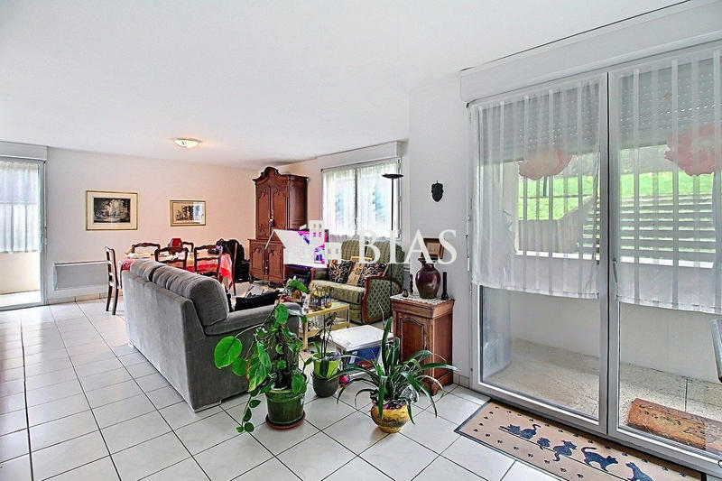 Appartement - 97 m² - 4 pièces