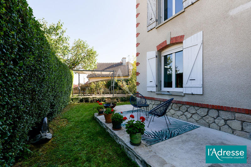 Maison - 223 m² - 7 pièces