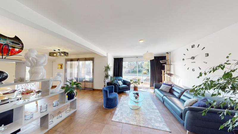 Maison - 187 m² - 6 pièces