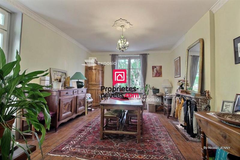 Maison - 230 m² - 6 pièces