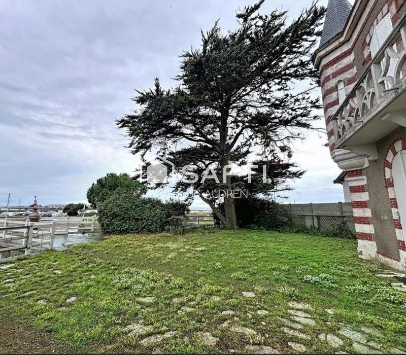 Villa - 215 m² - 11 pièces