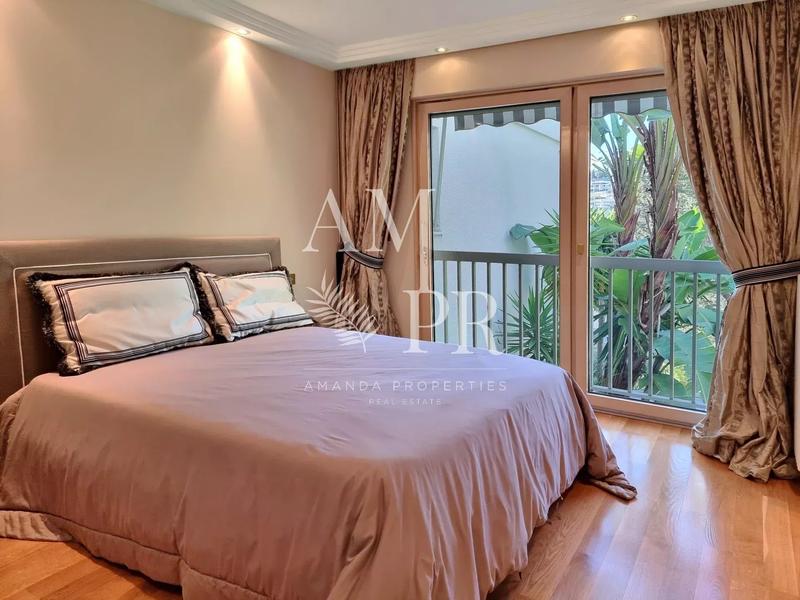 Appartement - 285 m² - 8 pièces