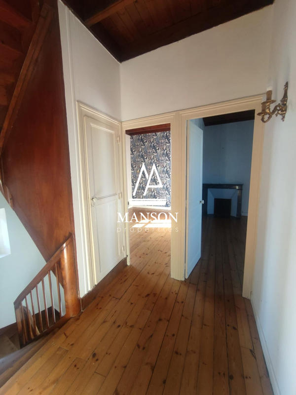 Maison ancienne - 139 m² - 8 pièces