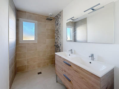 Maison - 87 m² - 6 pièces