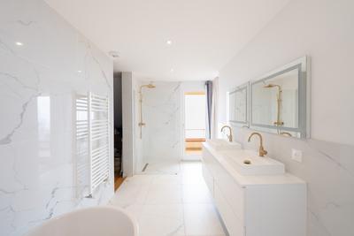 Maison - 246 m² - 6 pièces