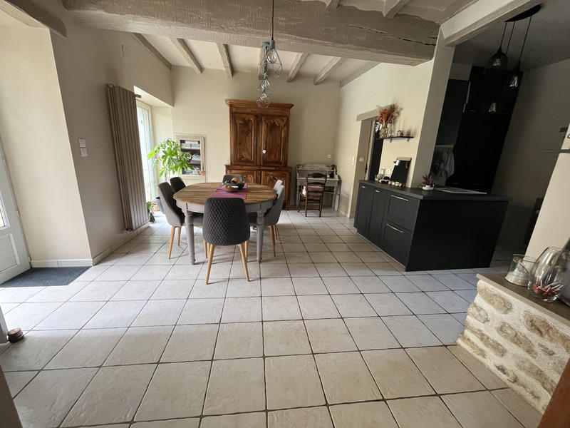 Maison - 208 m² - 8 pièces