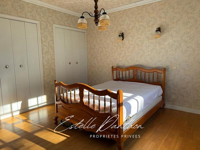 Maison - 193 m² - 8 pièces