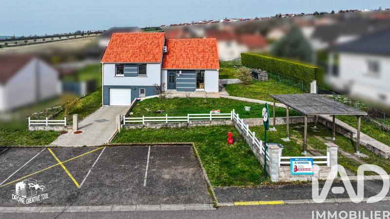 Maison - 90 m² - 5 pièces