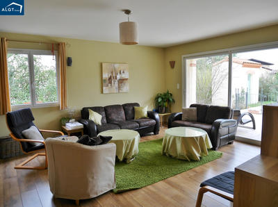 Villa - 192 m² - 8 pièces