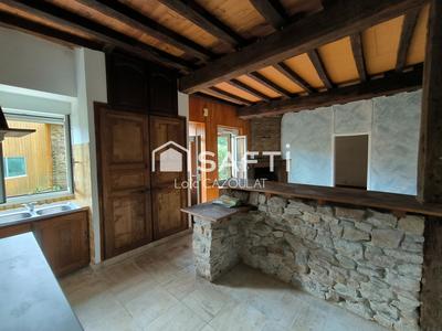 Maison - 97 m² - 5 pièces