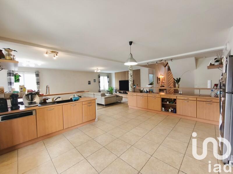 Maison - 243 m² - 7 pièces