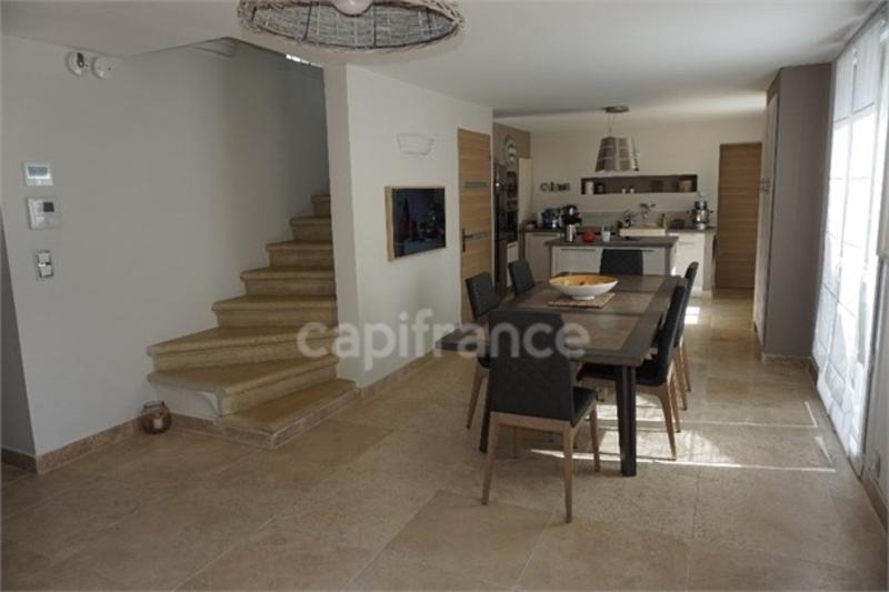 Maison - 235 m² - 8 pièces