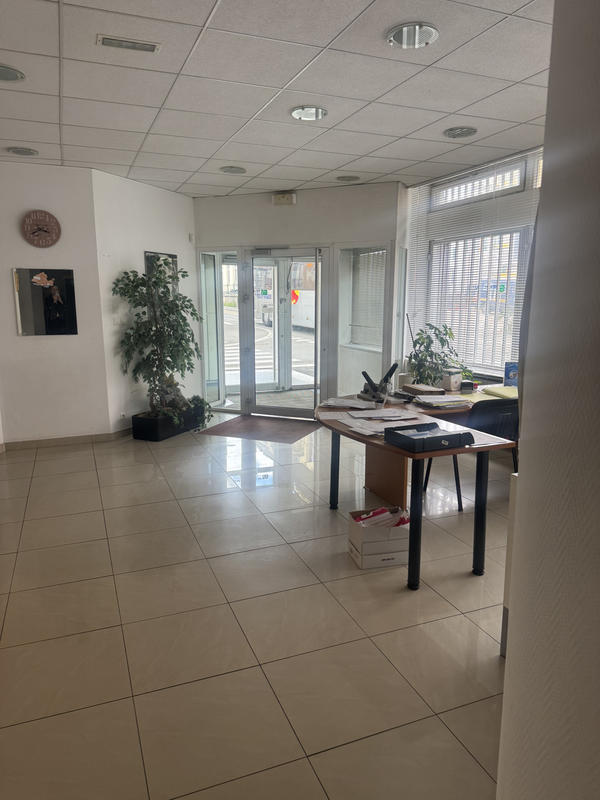 Local commercial - 238 m²