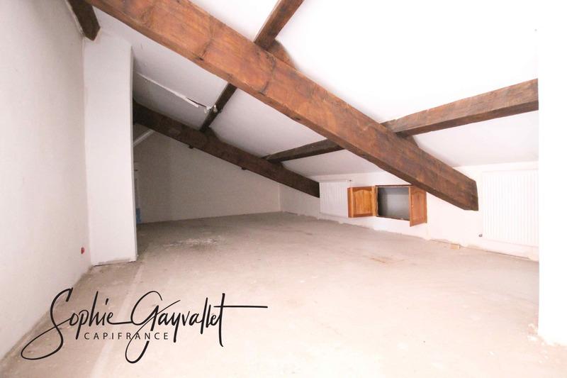 Maison - 550 m² - 9 pièces