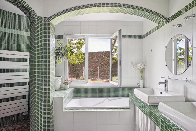 Maison - 200 m² - 8 pièces