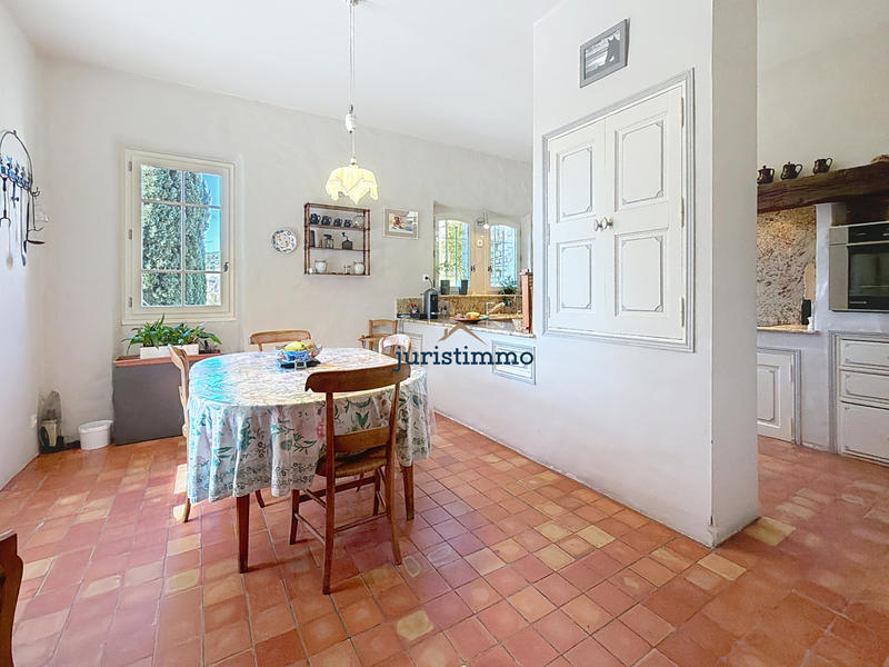 Villa - 211 m² - 6 pièces