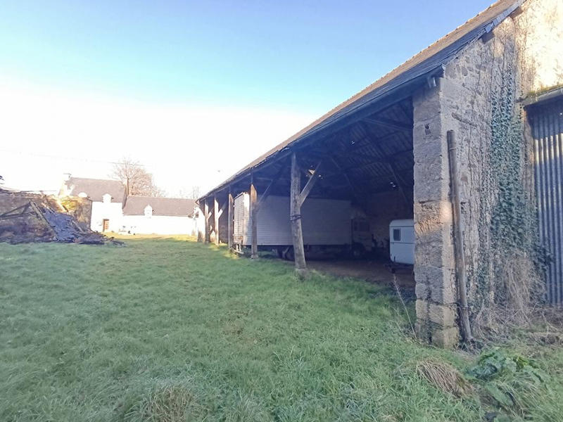 Corps de ferme - 660 m² - 1 pièce
