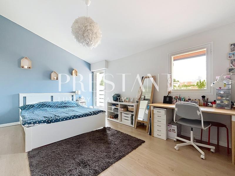 Maison - 195 m² - 8 pièces