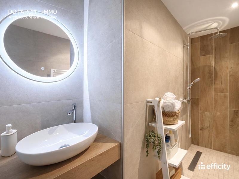 Maison - 200 m² - 7 pièces