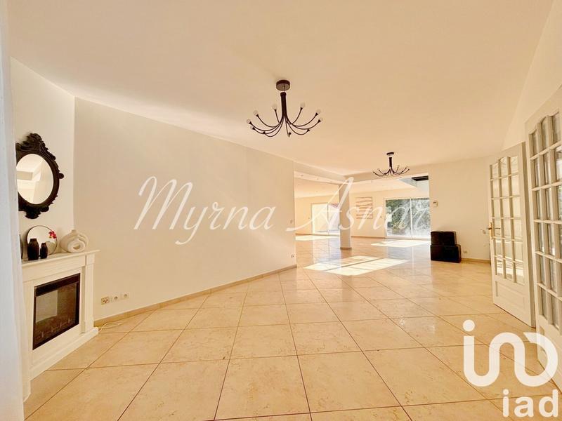 Maison - 295 m² - 8 pièces