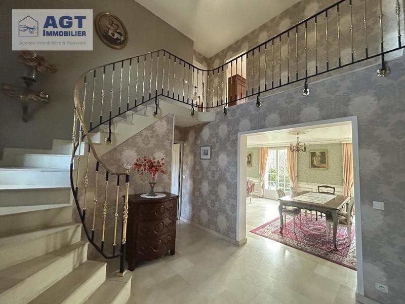 Maison - 183 m² - 9 pièces