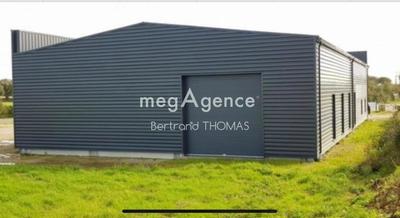 Local commercial - 1 800 m² - 7 pièces