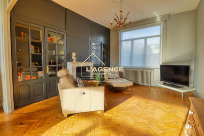 Maison - 228 m² - 7 pièces