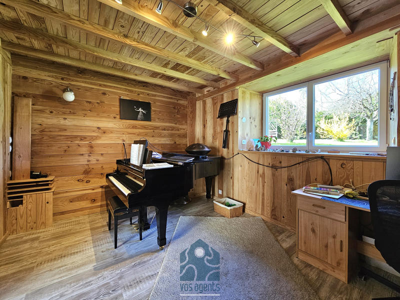 Maison - 258 m² - 9 pièces