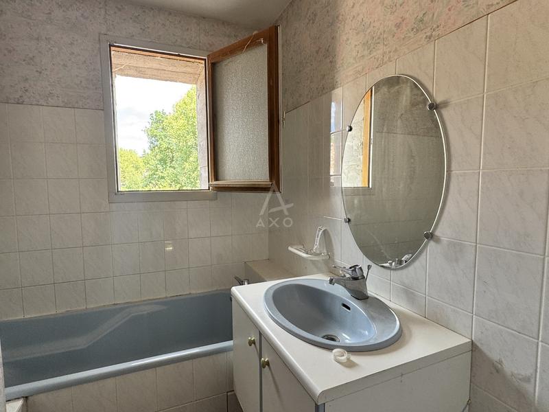 Maison - 162 m² - 10 pièces