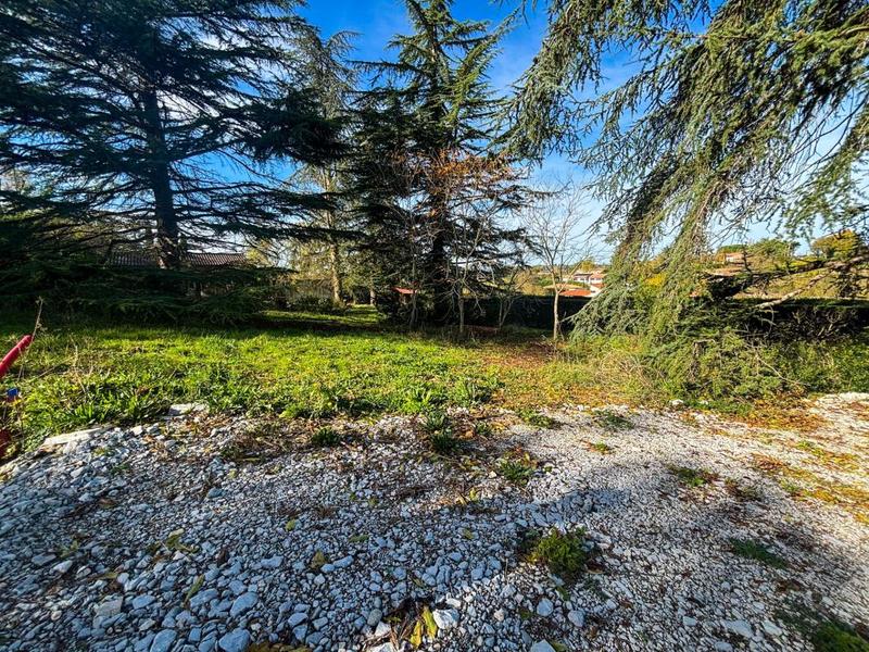 Terrain constructible - 1 542 m²