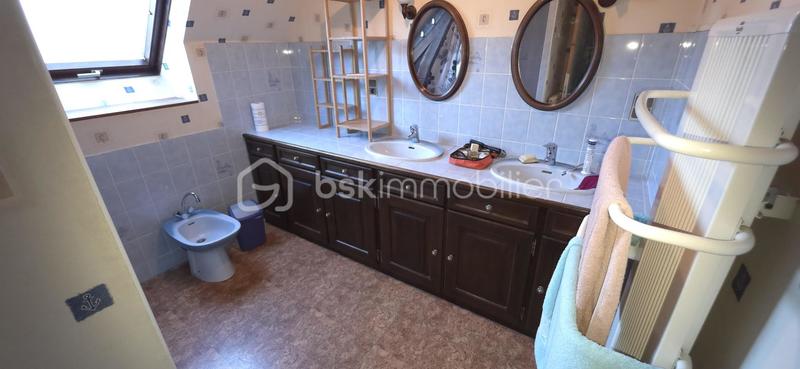 Corps de ferme - 201 m² - 8 pièces