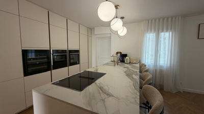 Maison - 290 m² - 9 pièces