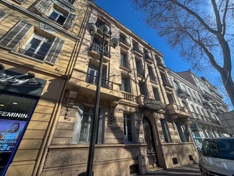 Appartement - 72 m² - 3 pièces