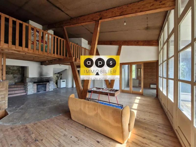 Immeuble - 180 m² - 9 pièces