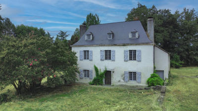 Propriété - 387 m² - 11 pièces