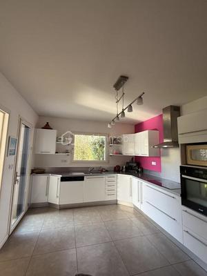 Maison - 215 m² - 7 pièces