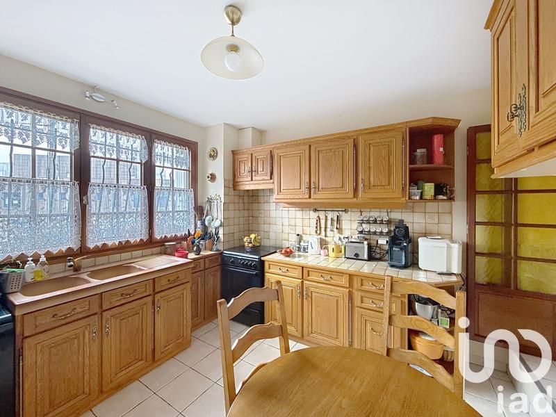 Maison - 180 m² - 8 pièces