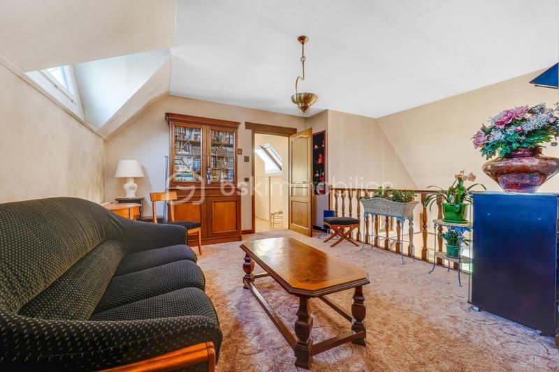 Maison - 159 m² - 7 pièces