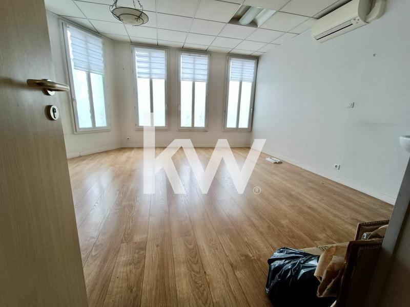 Magasins - 308 m² - 16 pièces